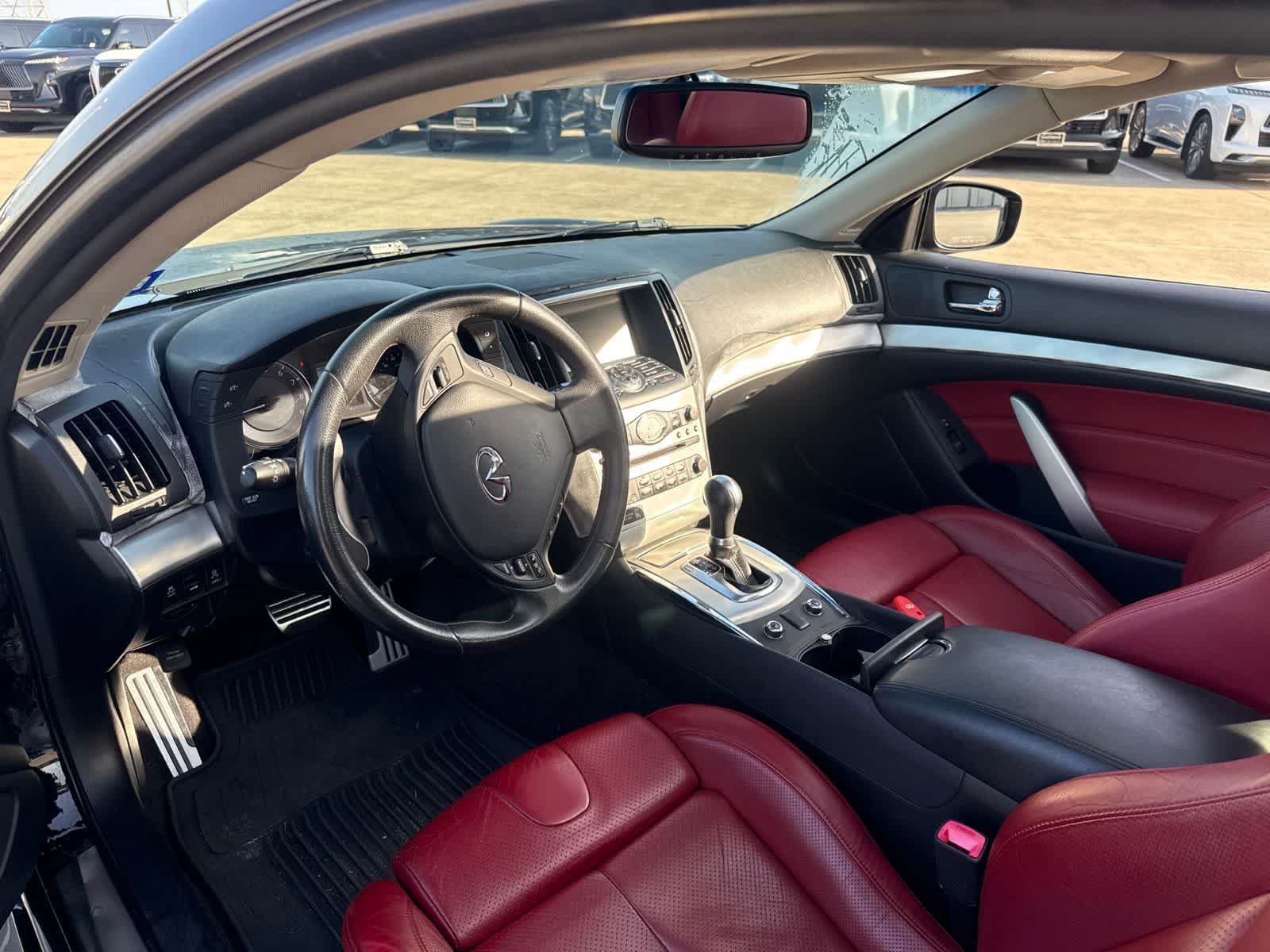 Used 2011 INFINITI G37 IPL RWD image 8