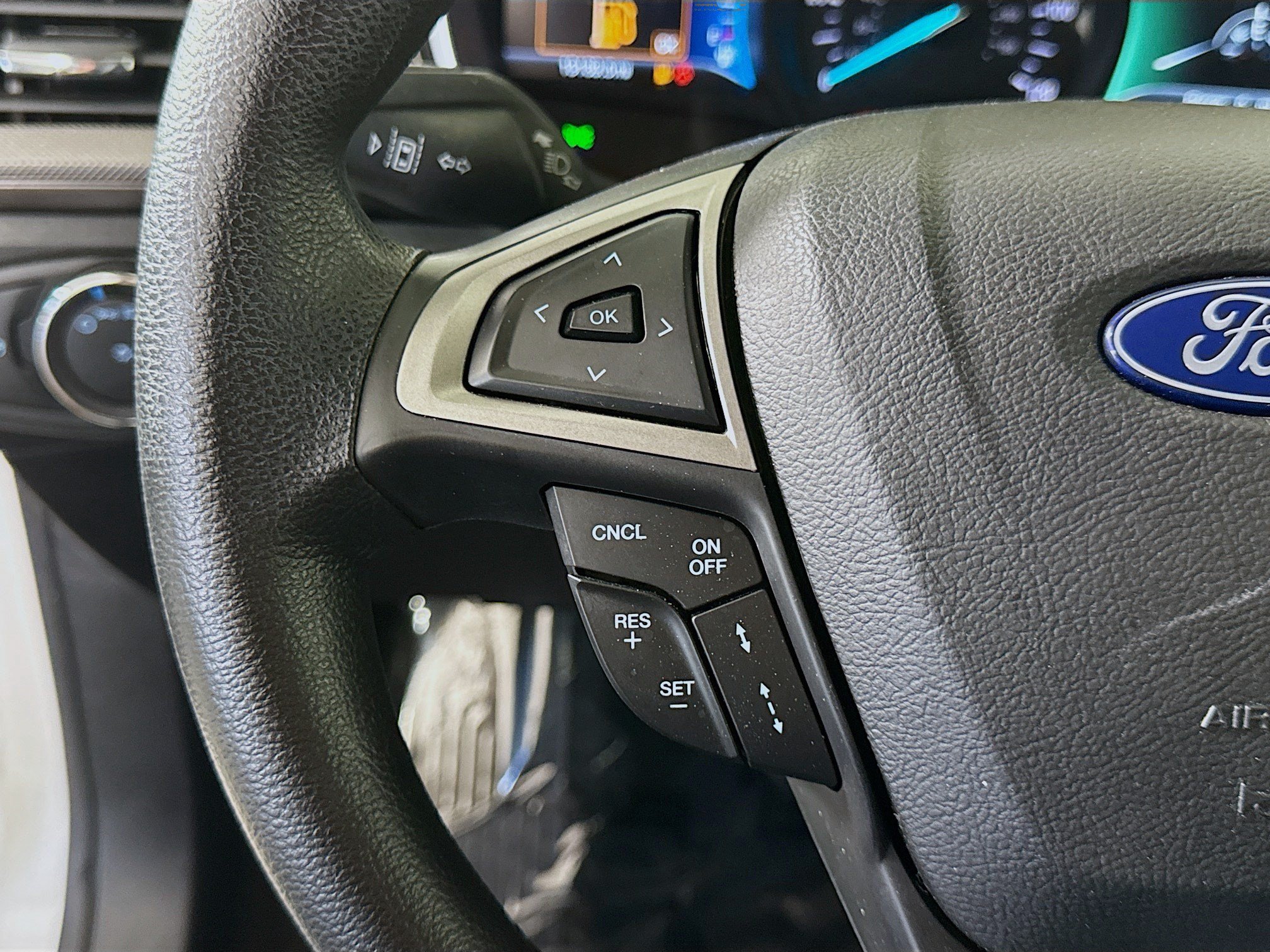 Used 2020 Ford Fusion SE FWD image 14