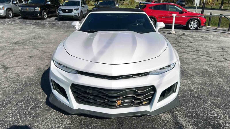 Used 2021 Chevrolet Camaro LT image 3
