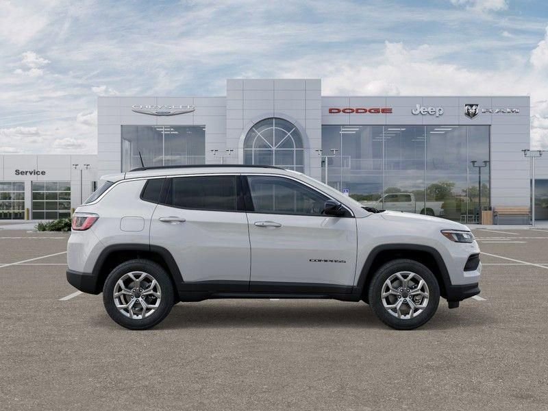 New 2025 Jeep Compass Latitude w/ Sun & Sound Group image 21