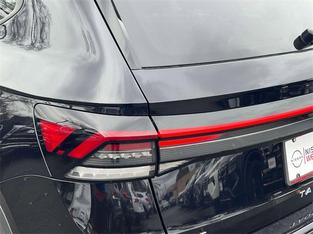 Used 2025 Volkswagen Taos SE image 10