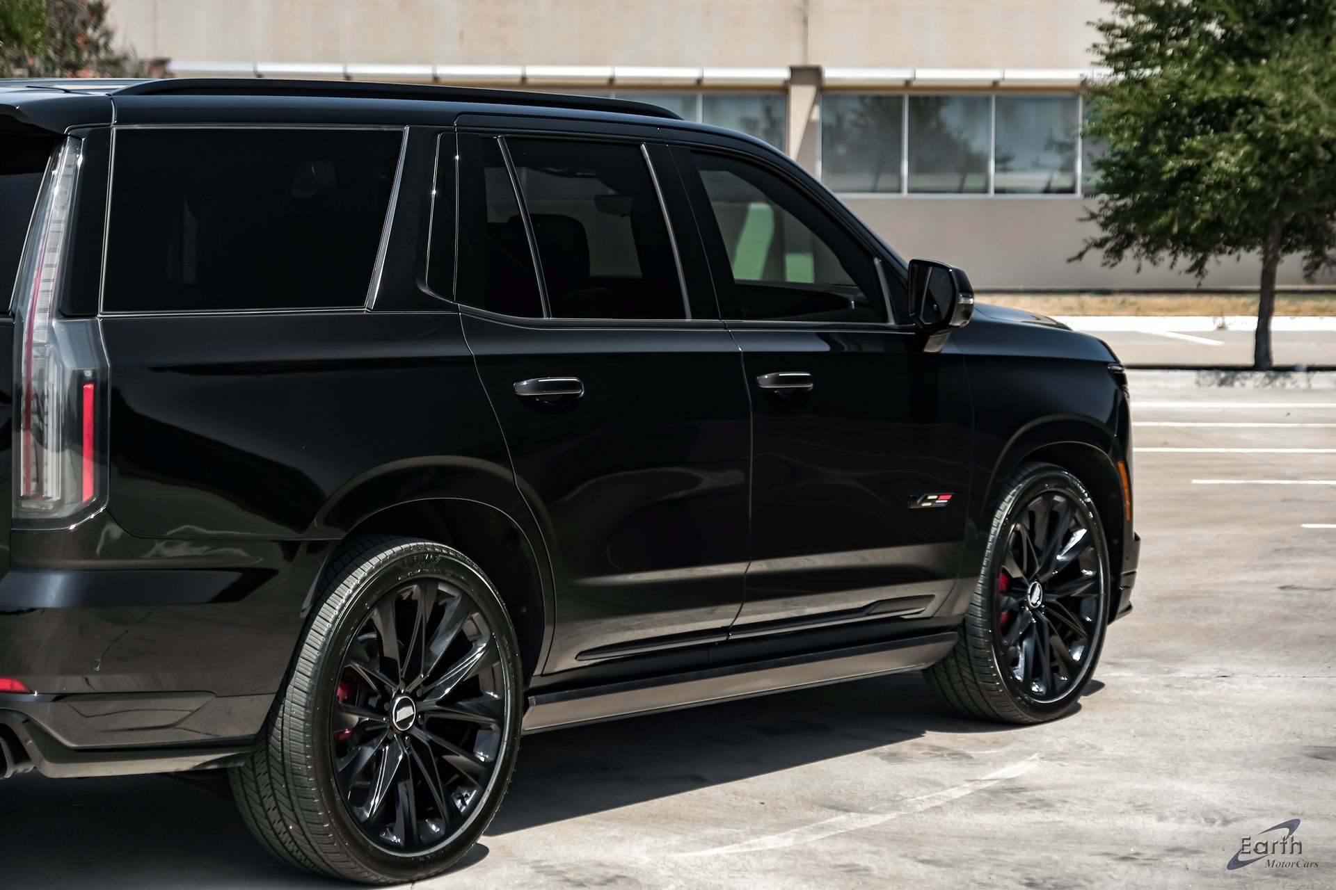 Used 2026 Cadillac Escalade V w/ LPO, ONYX Package AWD/4WD image 20
