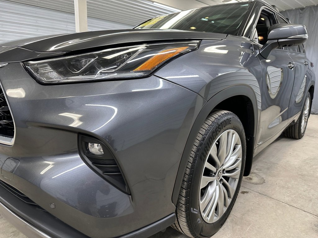Used 2024 Toyota Highlander Platinum image 39