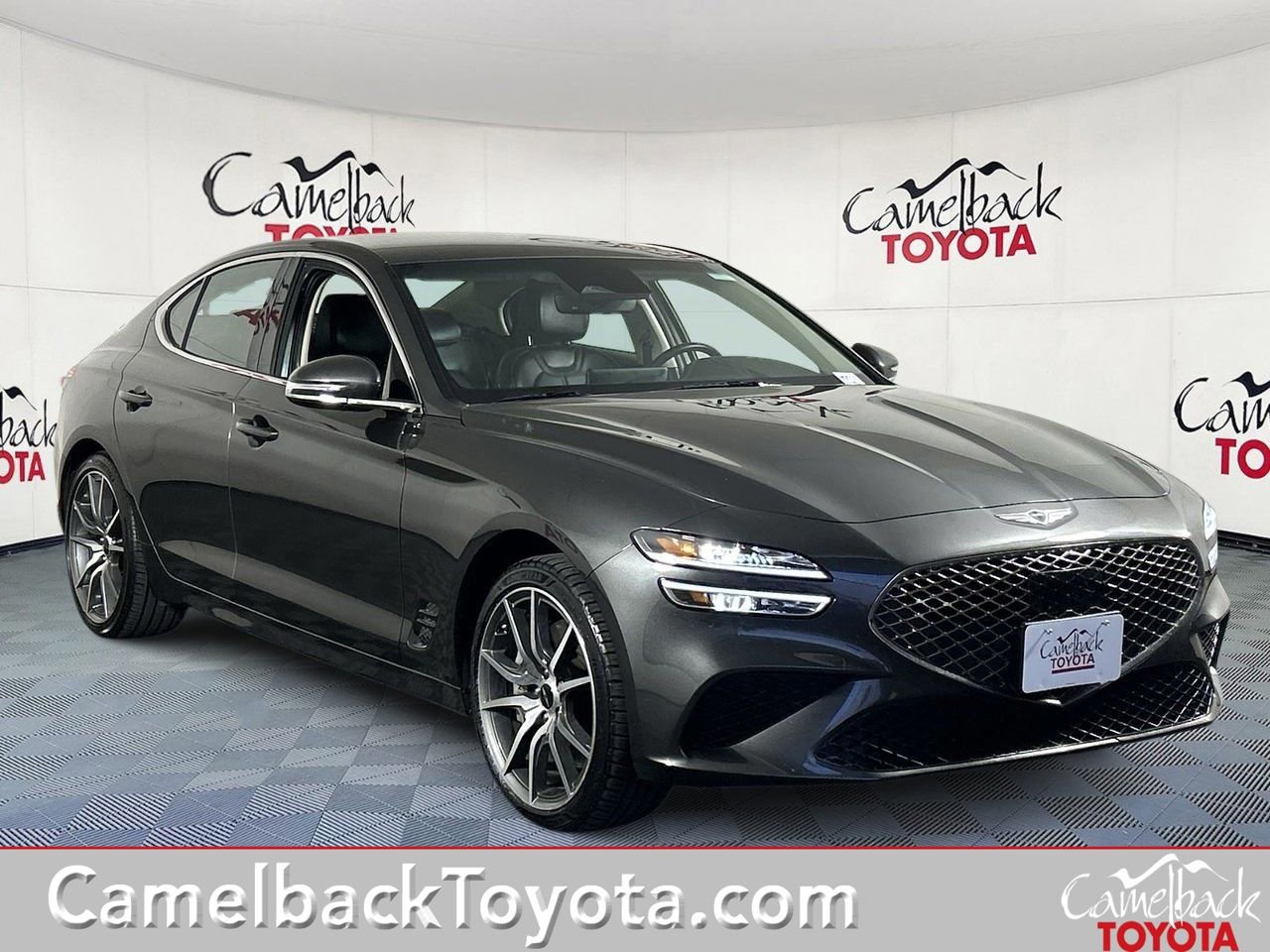 Used 2025 Genesis G70 2.5T image 1