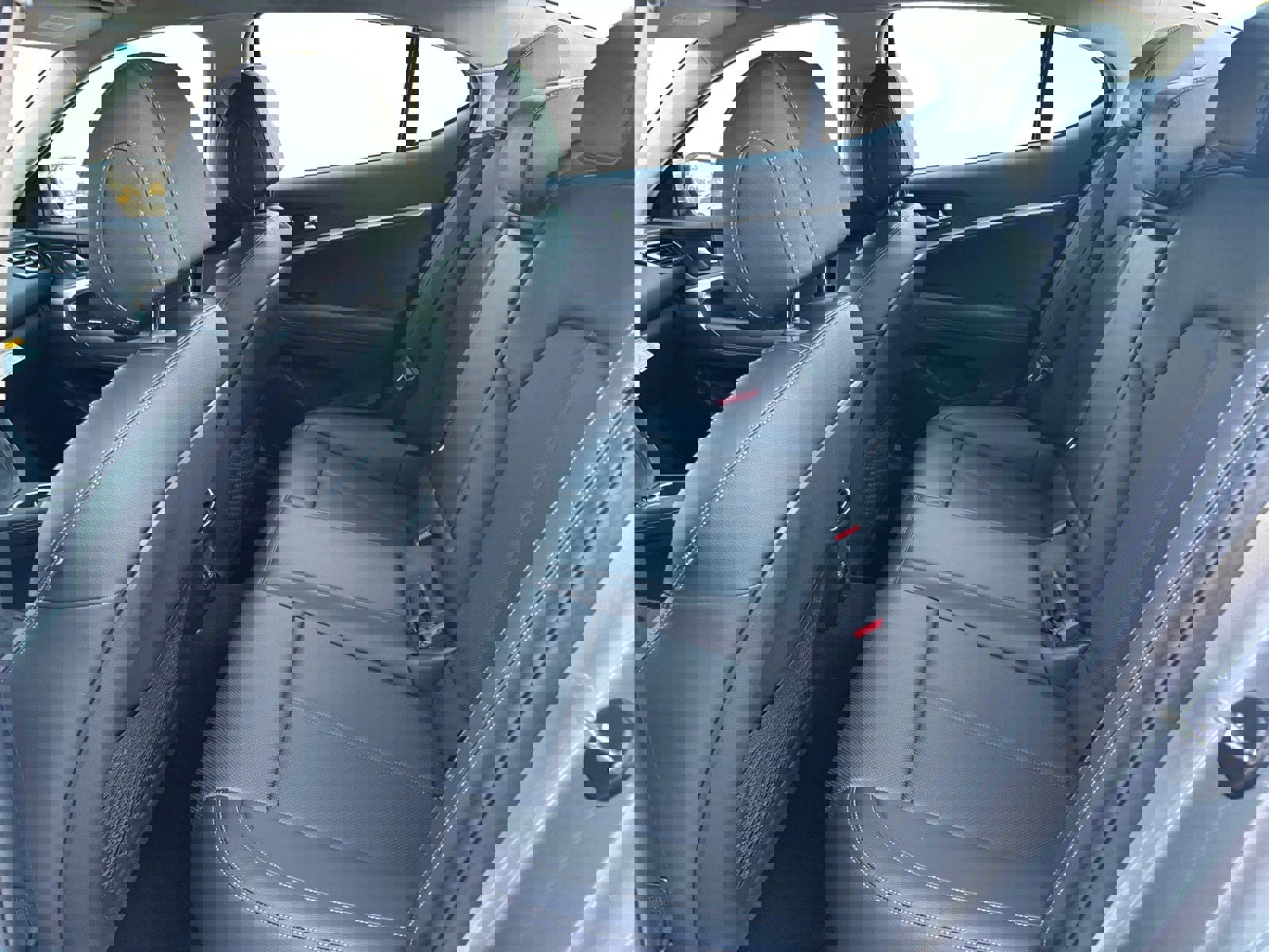 New 2026 Genesis G70 2.5T image 13