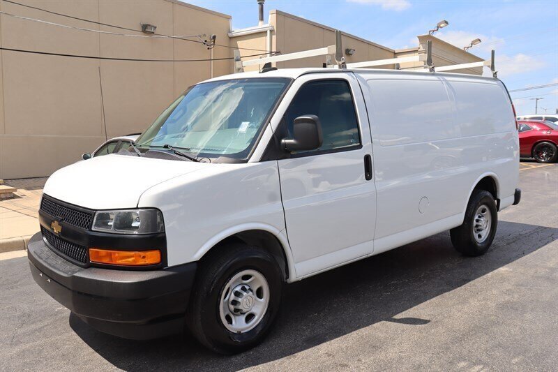 Used 2018 Chevrolet Express 2500 w/ Communications Package RWD image 3