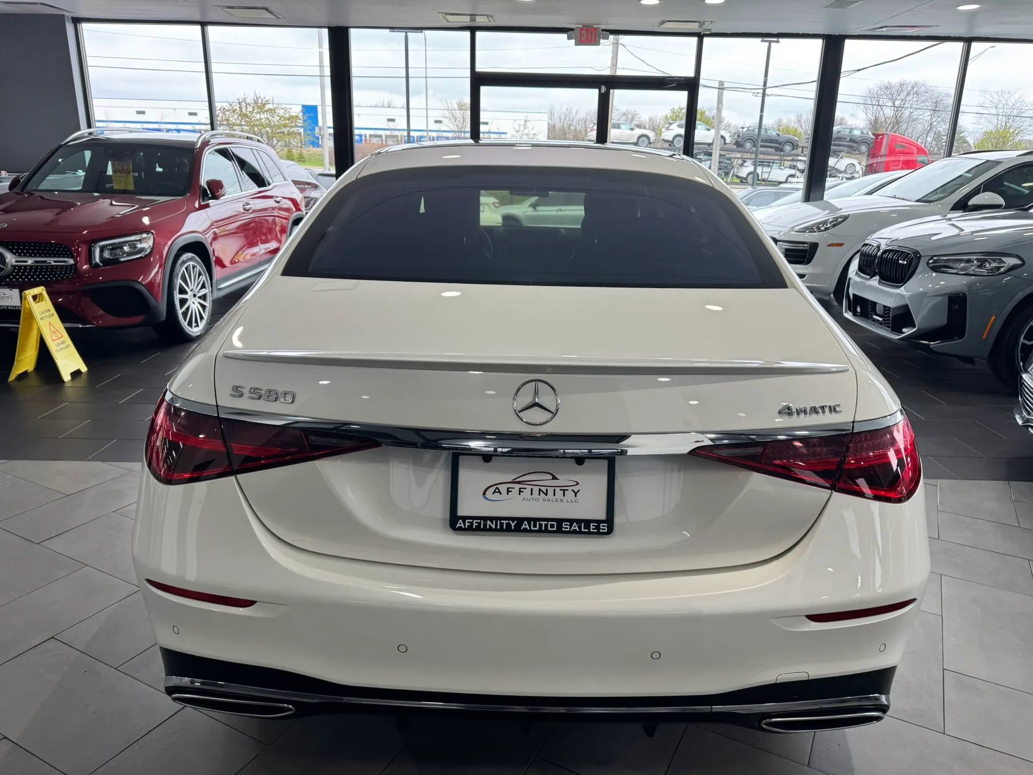 Used 2022 Mercedes-Benz S 580 4MATIC Sedan w/ AMG Line Package image 8