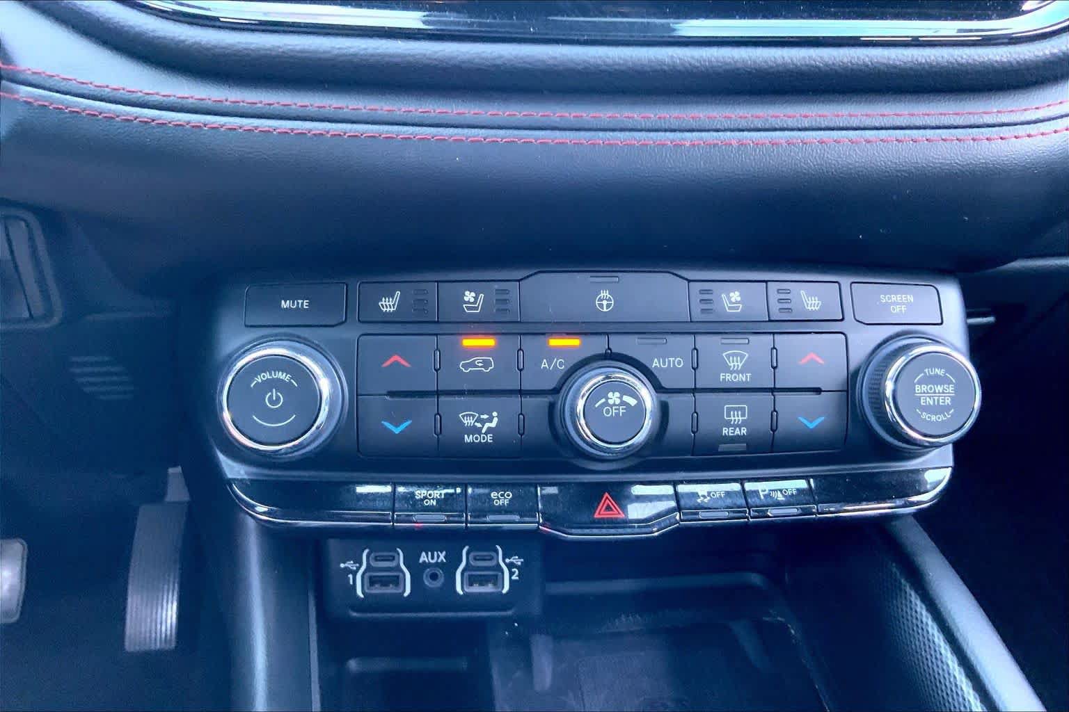 Used 2023 Dodge Durango R/T RWD image 32