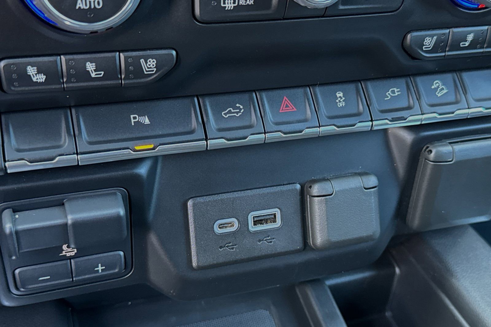 Used 2022 Chevrolet Silverado 1500 High Country w/ Z71 Off-Road Package image 30