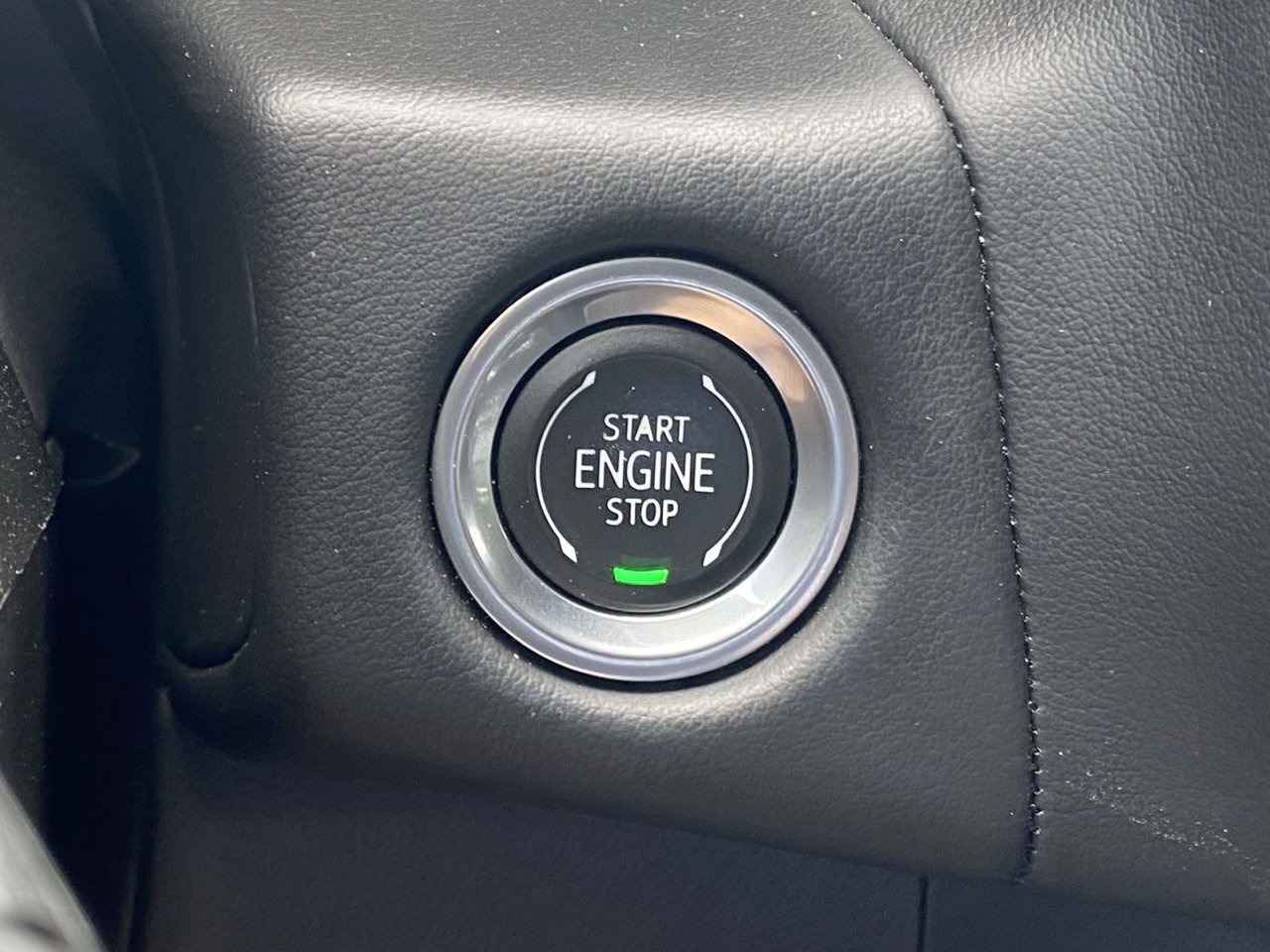Used 2024 Chevrolet Suburban Premier RWD image 29
