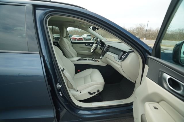 Used 2024 Volvo XC60 B5 Plus w/ Protection Package Premier image 60