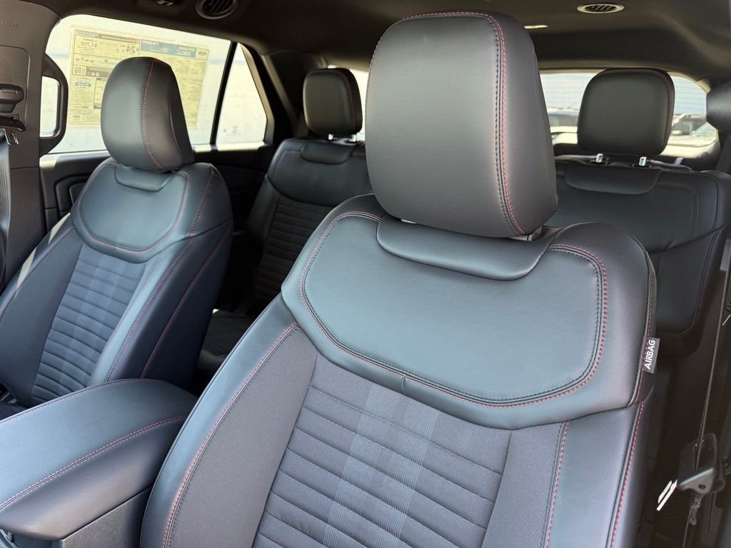New 2026 Ford Explorer ST-Line w/ ST-Line Street Pack RWD image 9