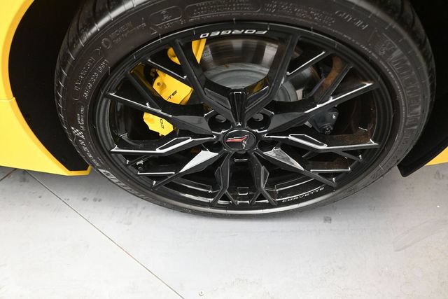 Used 2025 Chevrolet Corvette Stingray Premium Cpe w/ Z51 Performance Package RWD image 27
