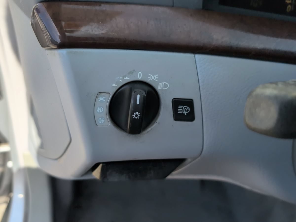 Used 2000 Mercedes-Benz S 500 image 19