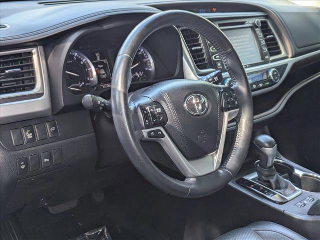 Used 2015 Toyota Highlander Limited AWD/4WD image 10