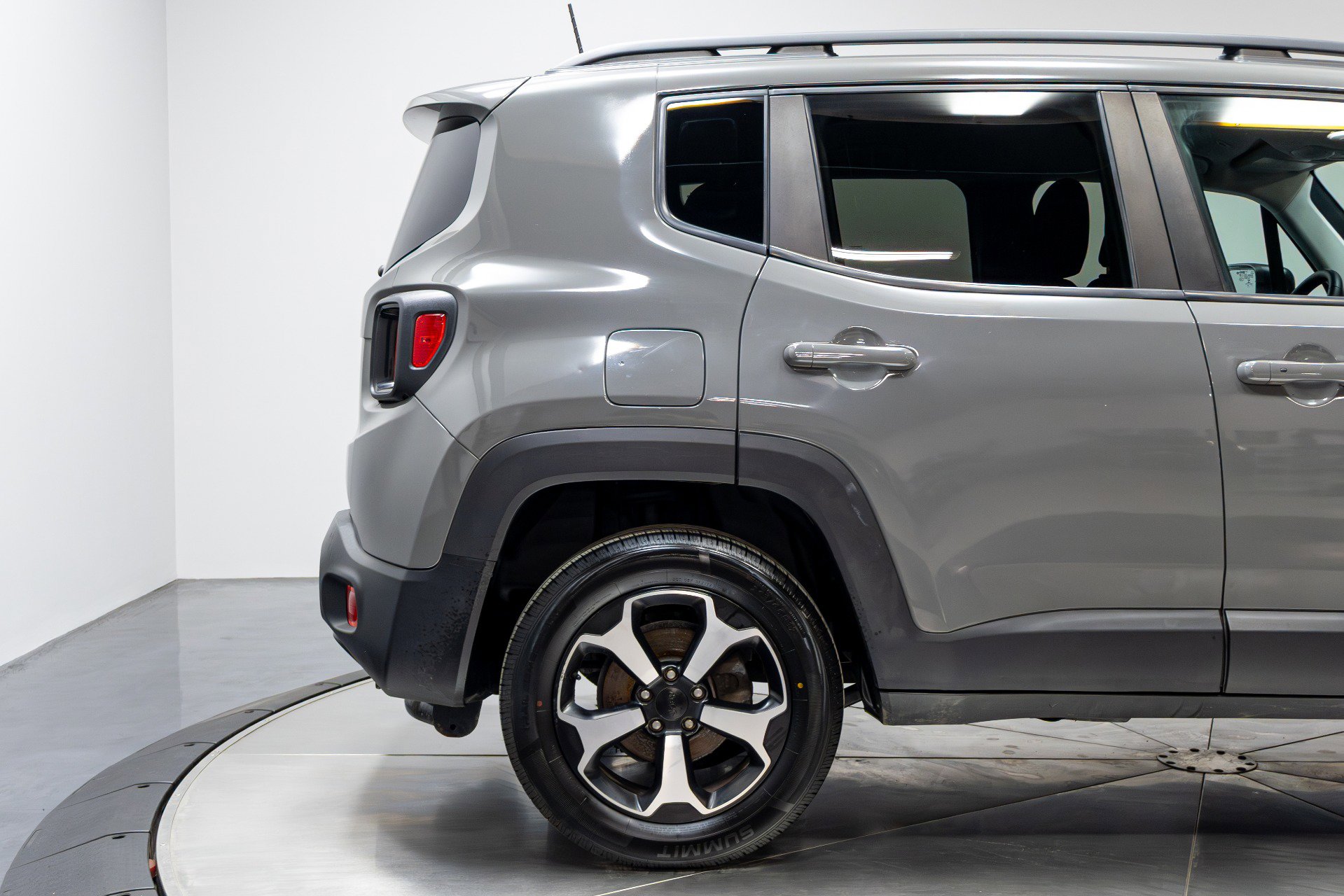 Used 2020 Jeep Renegade Sport image 18