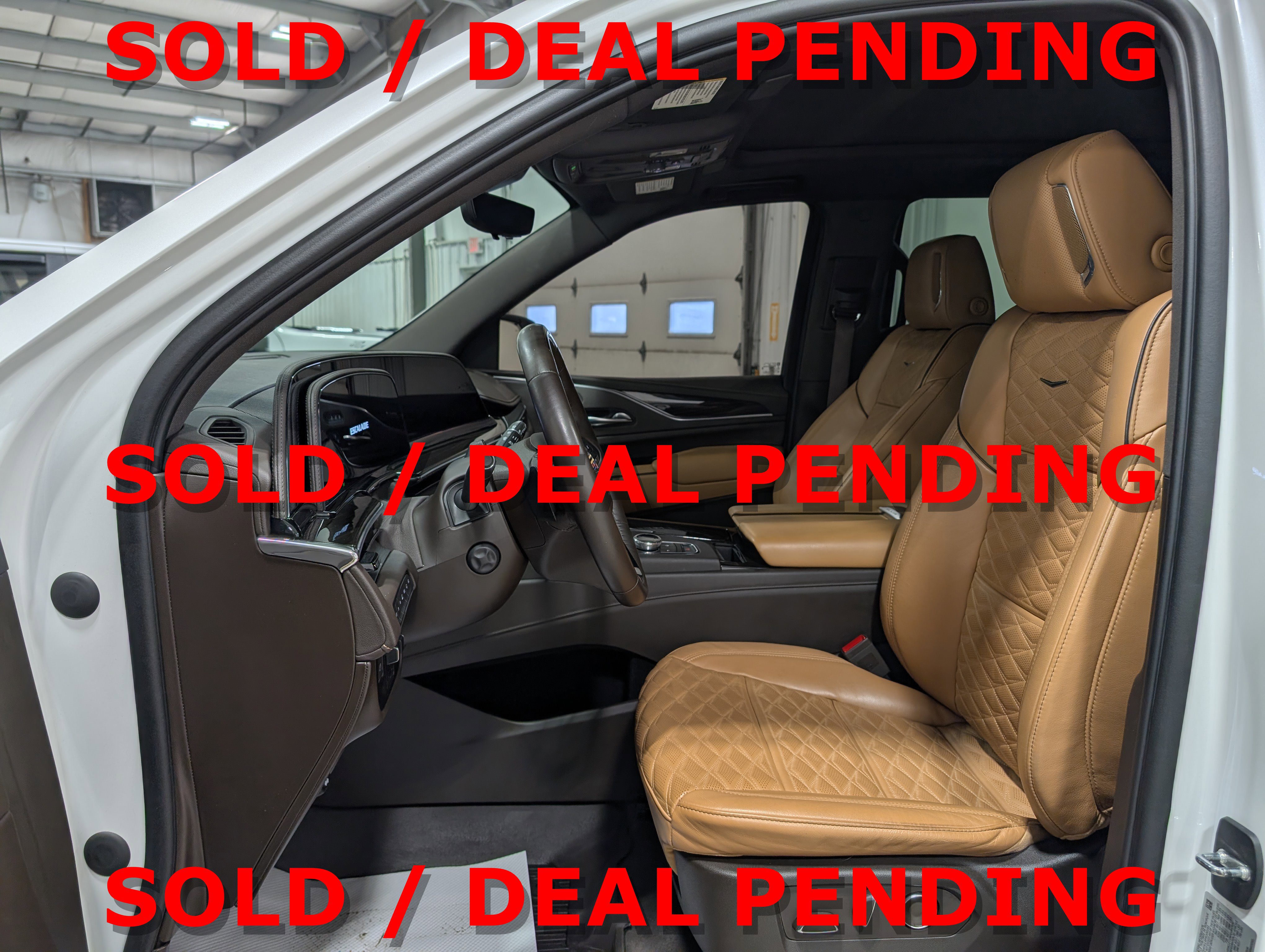 Used 2023 Cadillac Escalade Sport w/ LPO, ONYX Package image 16