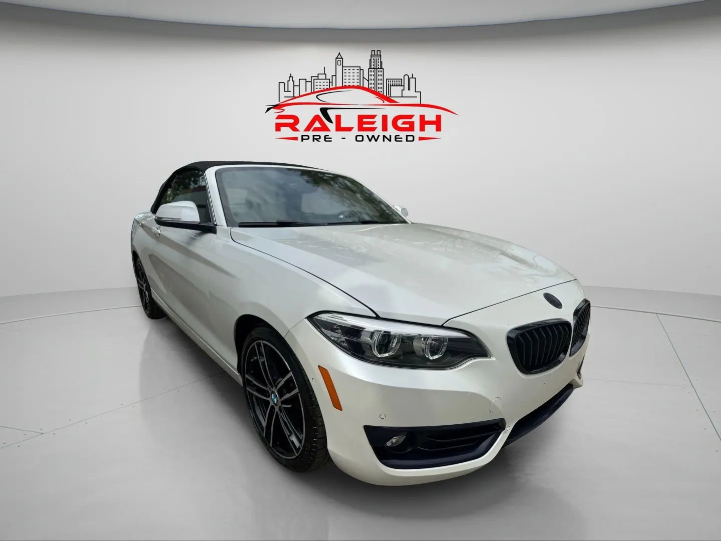 Used 2020 BMW 230i xDrive Convertible w/ Premium Package image 8