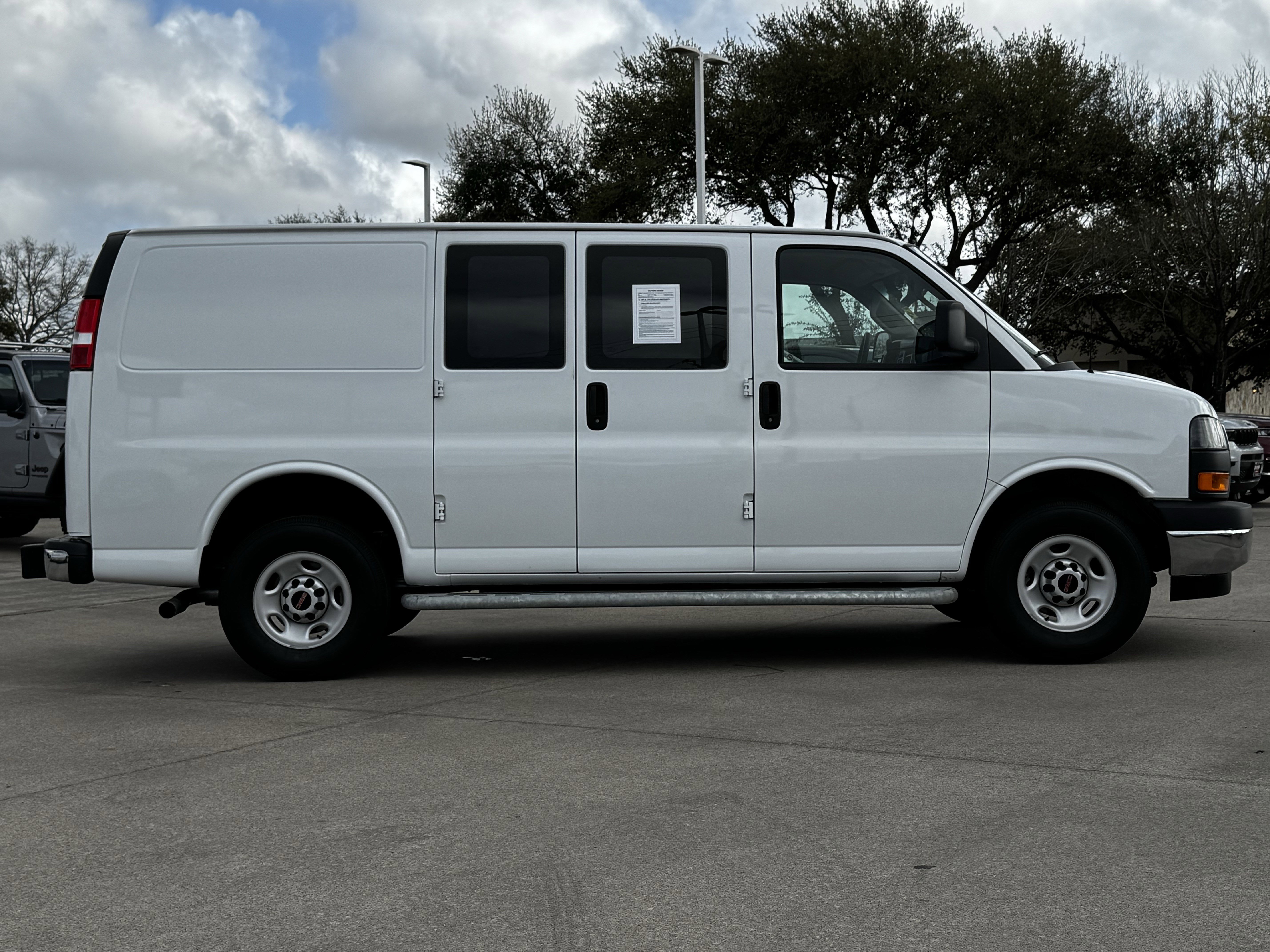 Used 2024 GMC Savana 2500 w/ Driver Convenience Package image 7