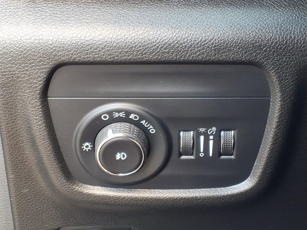 Used 2021 Jeep Grand Cherokee L Limited image 19