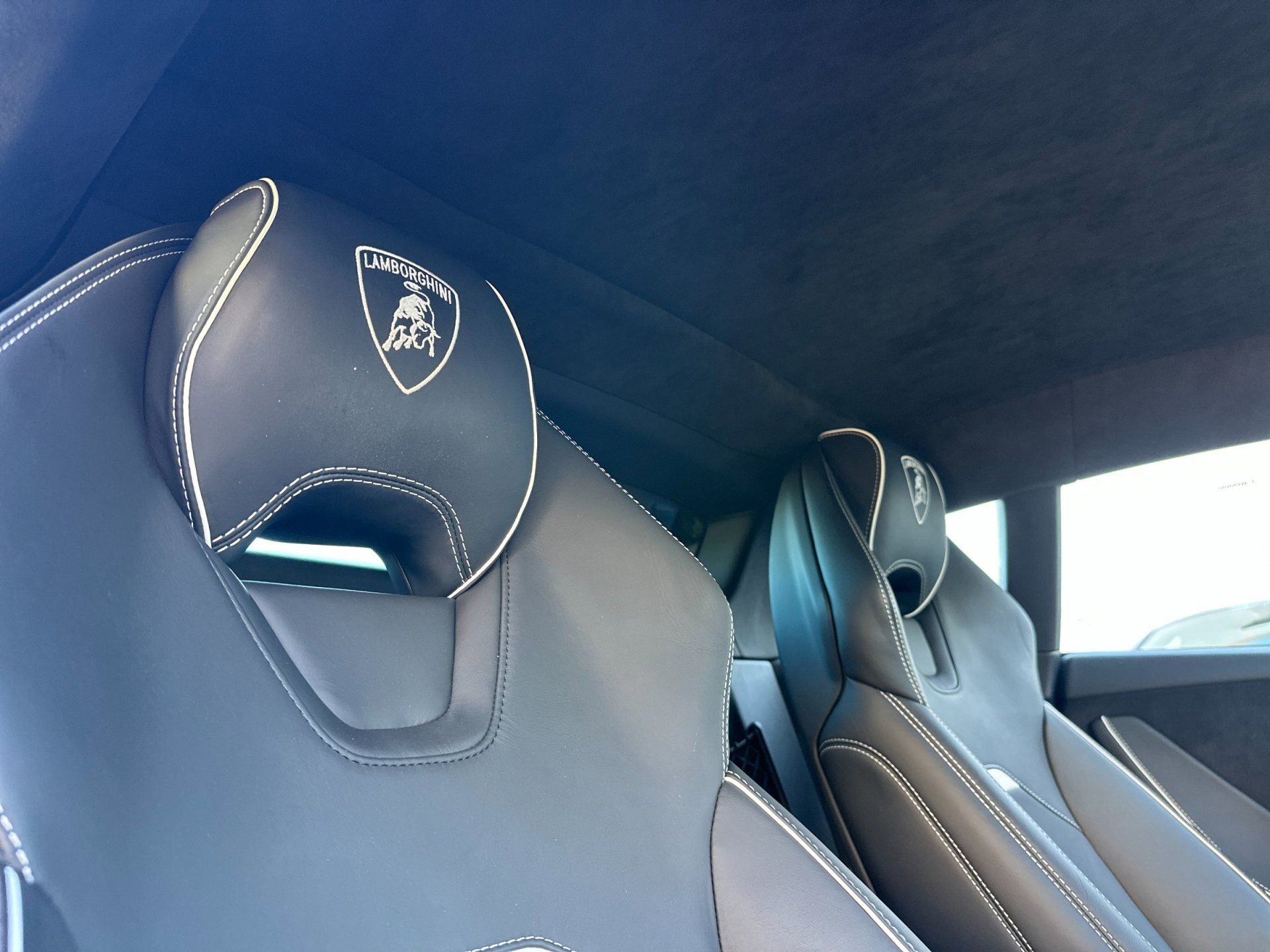 Used 2020 Lamborghini Huracan EVO image 20