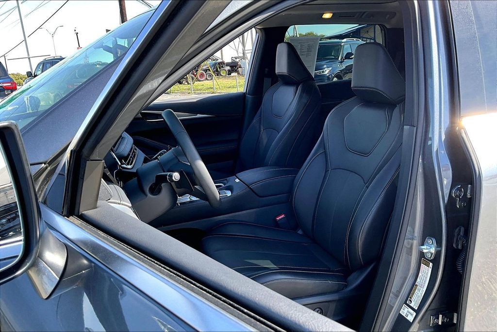 Certified 2026 INFINITI QX60 Pure w/ Cargo Package image 37