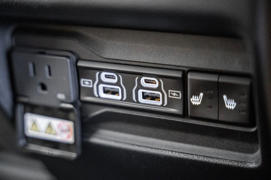 New 2025 Jeep Grand Cherokee Limited w/ Luxury Tech Group II image 34