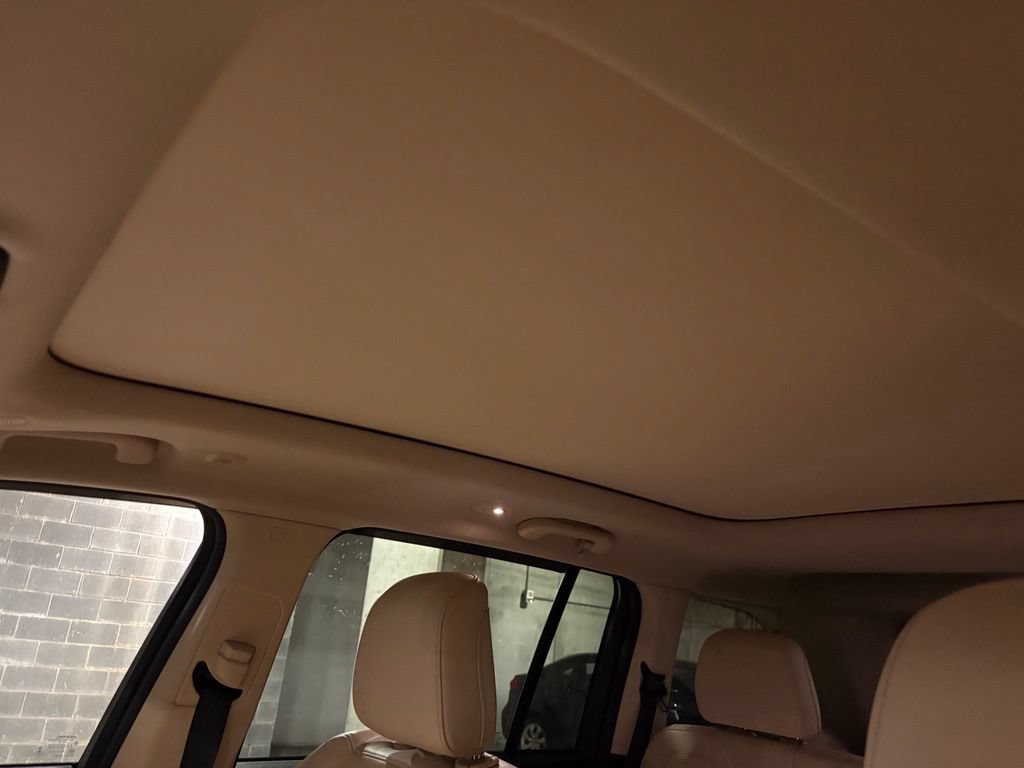 Used 2022 Jeep Grand Cherokee Limited AWD/4WD image 15