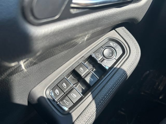 Used 2021 Porsche Macan AWD/4WD image 30