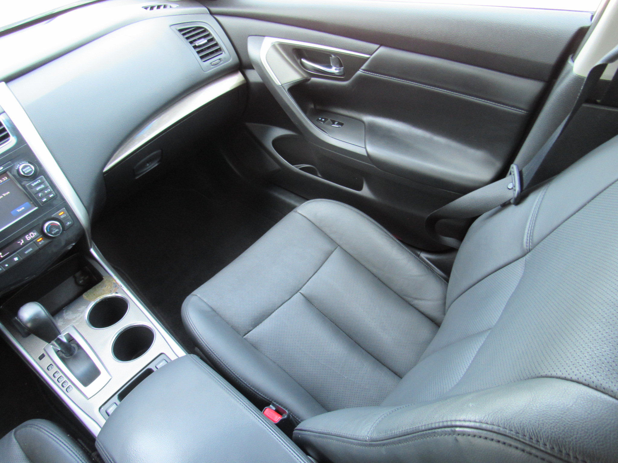 Used 2015 Nissan Altima 3.5 SL FWD image 34