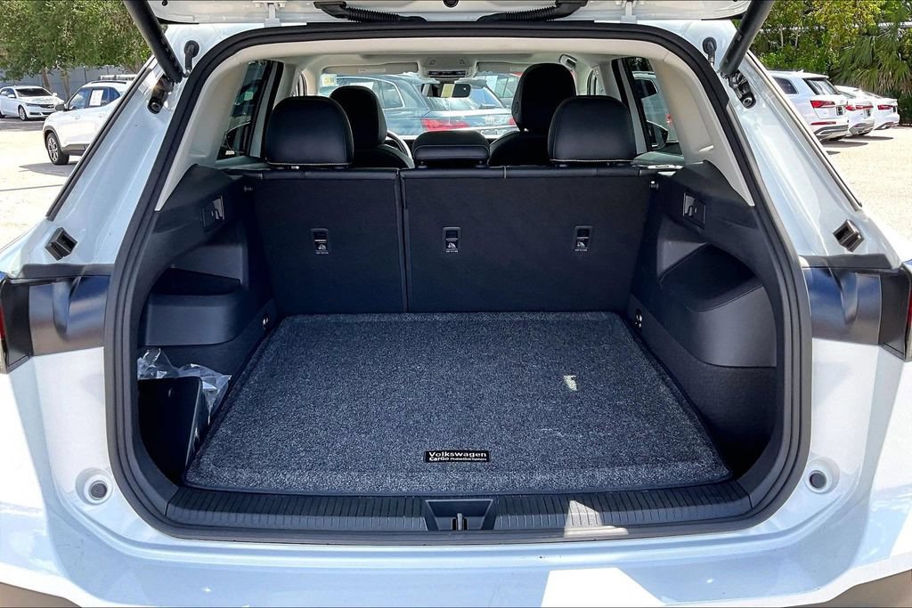 Certified 2026 Volkswagen Tiguan SE w/ Panoramic Sunroof Package FWD image 15