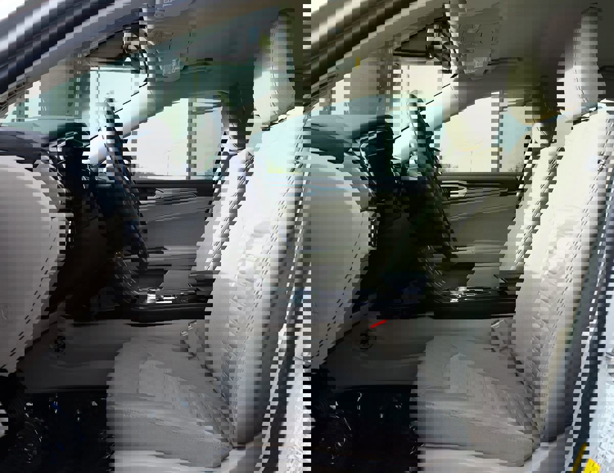 Used 2019 Ford Fusion SE image 34