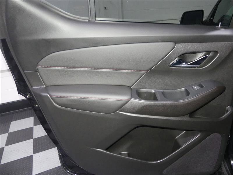 Used 2022 Chevrolet Traverse RS w/ LPO, Floor Liner Package AWD/4WD image 25