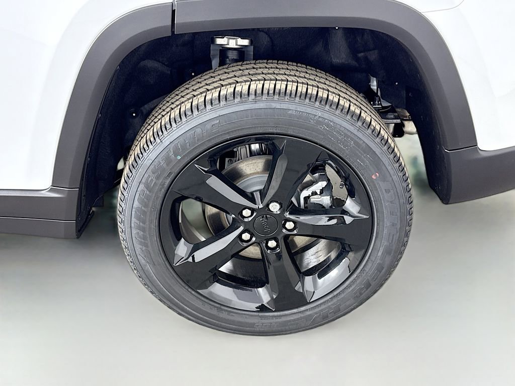 New 2025 Jeep Grand Cherokee Altitude image 47