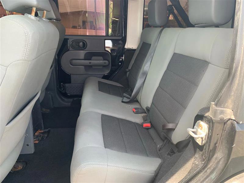 Used 2010 Jeep Wrangler Unlimited Rubicon w/ Trailer Tow Group image 18