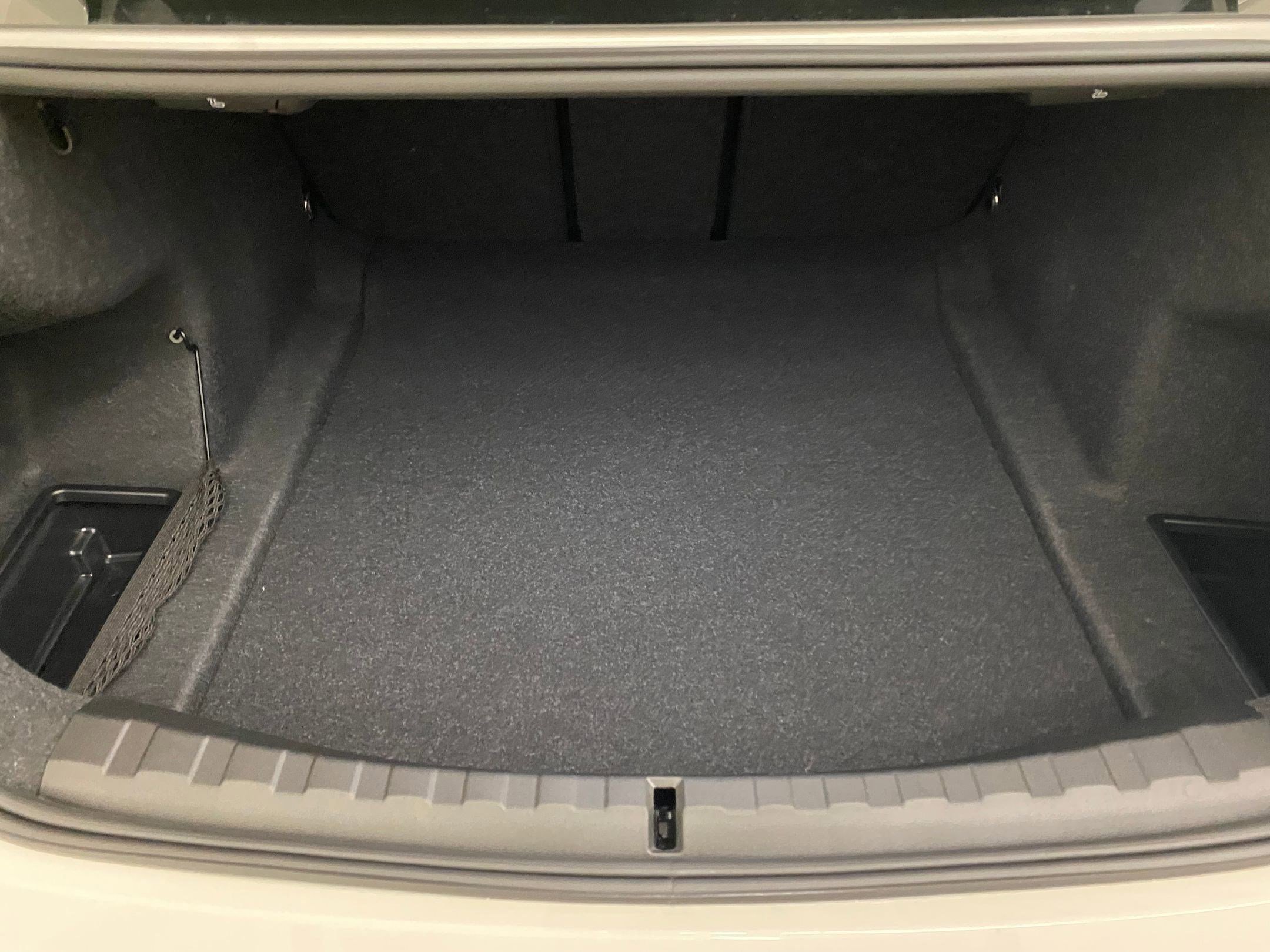 Used 2025 BMW 330i xDrive Sedan w/ Convenience Package image 31