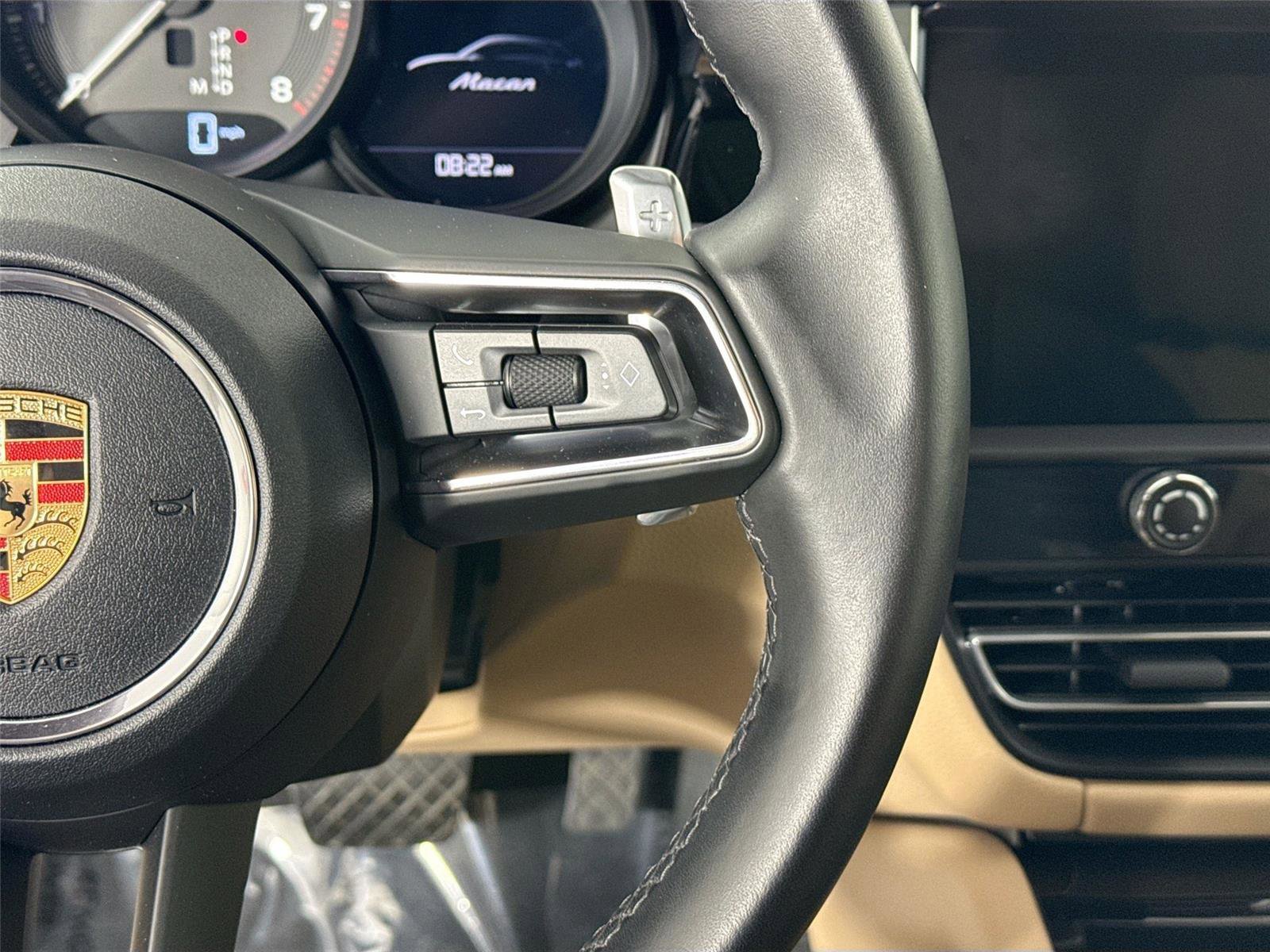 Used 2024 Porsche Macan T w/ Premium Plus Package image 18