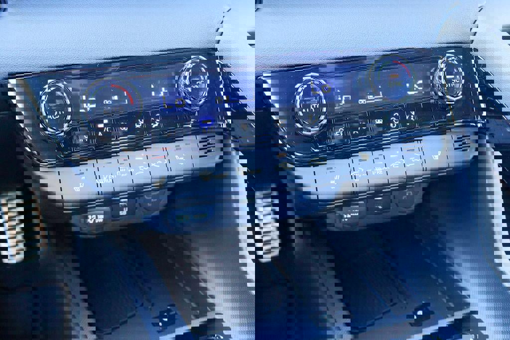 New 2026 Hyundai Elantra SEL Sport Premium image 19