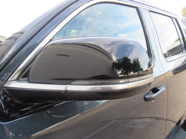 Used 2024 Jeep Wagoneer Series II w/ Flexible Seating Group image 15