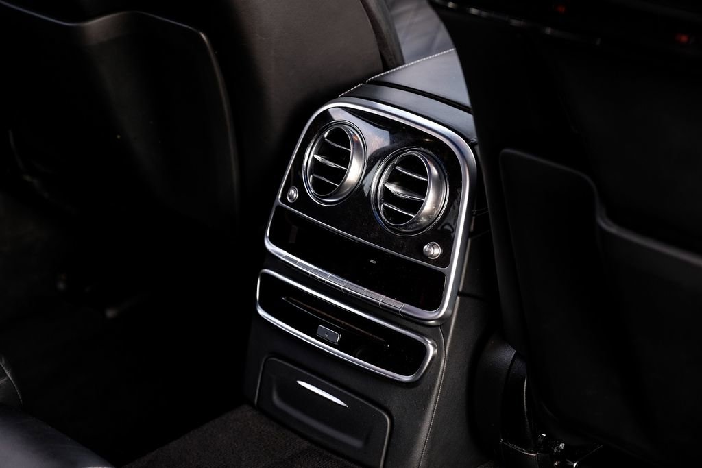 Used 2019 Mercedes-Benz S 560e w/ AMG Line Exterior image 42