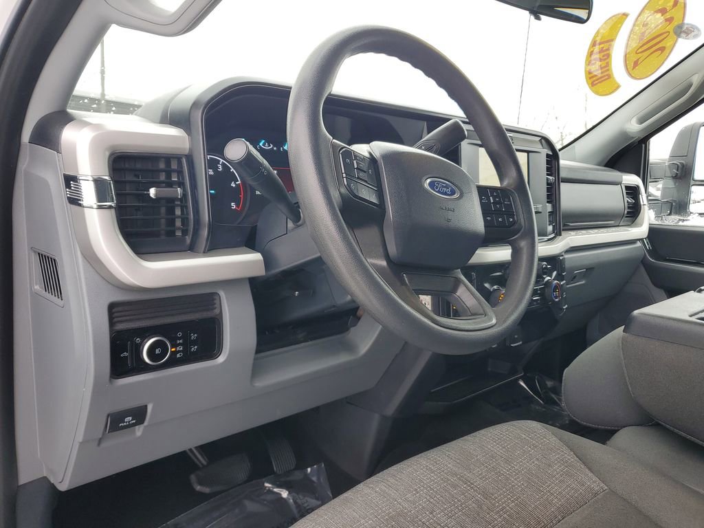 Certified 2025 Ford F250 XLT image 16
