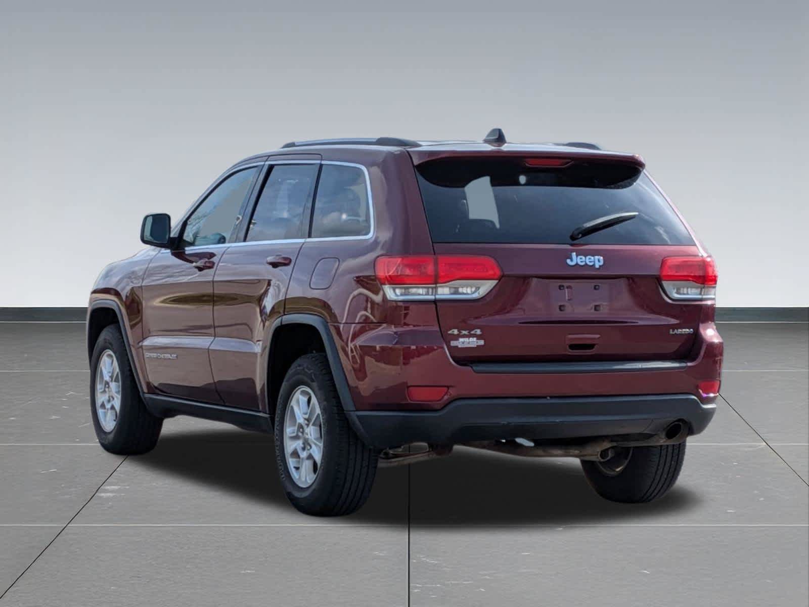 Used 2016 Jeep Grand Cherokee Laredo w/ Quick Order Package 23E AWD/4WD image 3