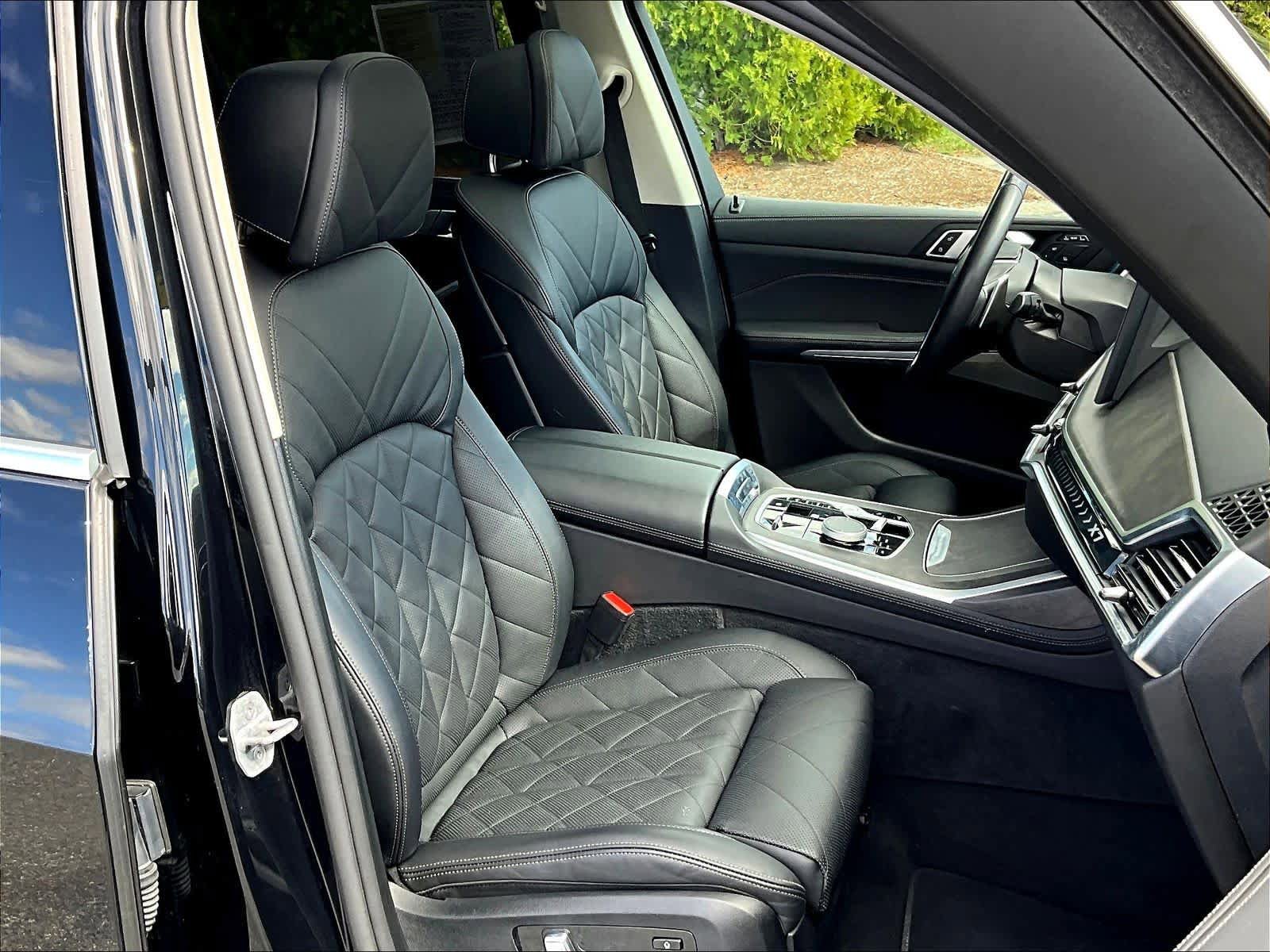 Used 2025 BMW X7 xDrive40i AWD/4WD image 11