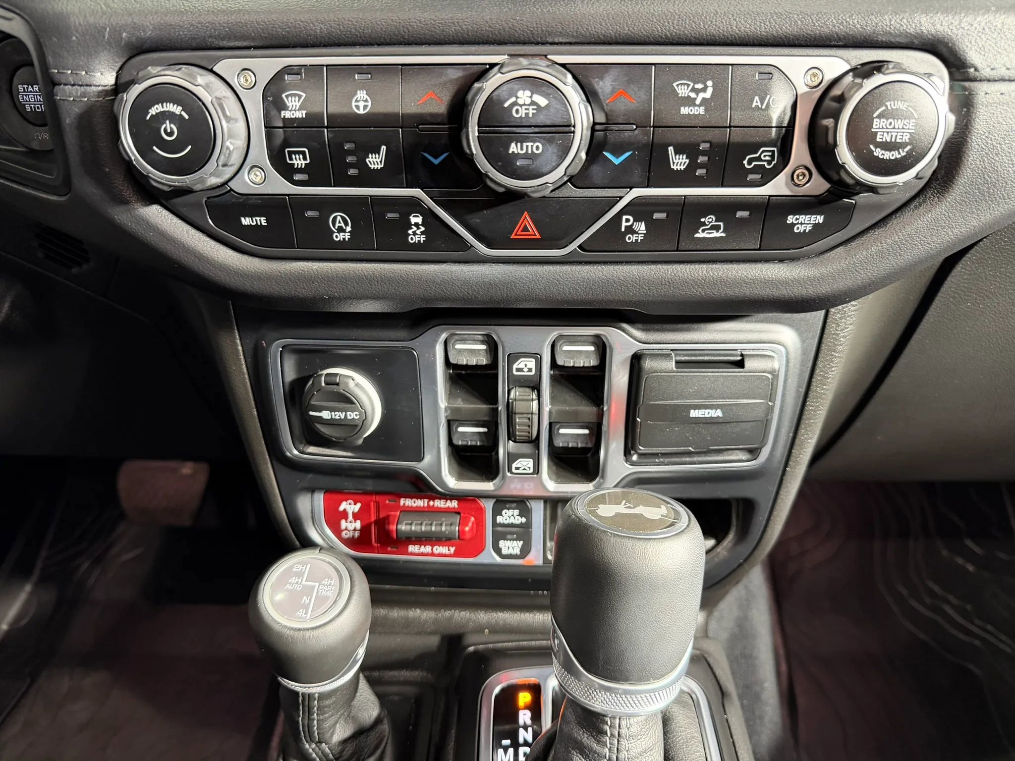 Used 2024 Jeep Wrangler Unlimited Rubicon image 31