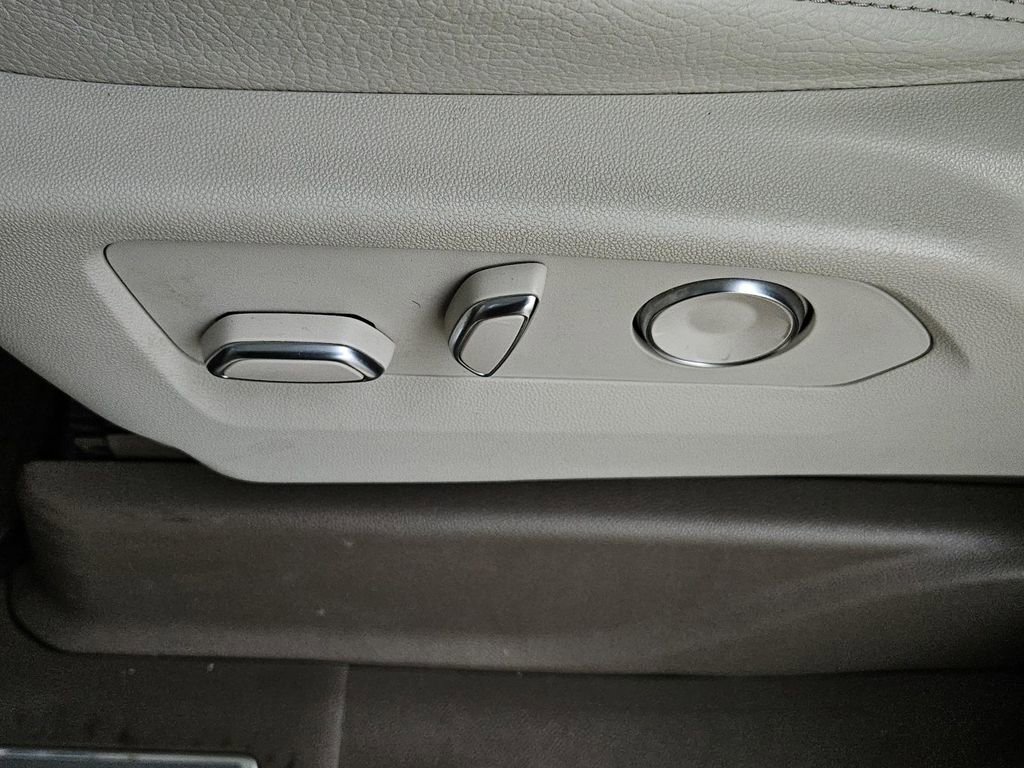 Used 2023 GMC Yukon Denali image 25