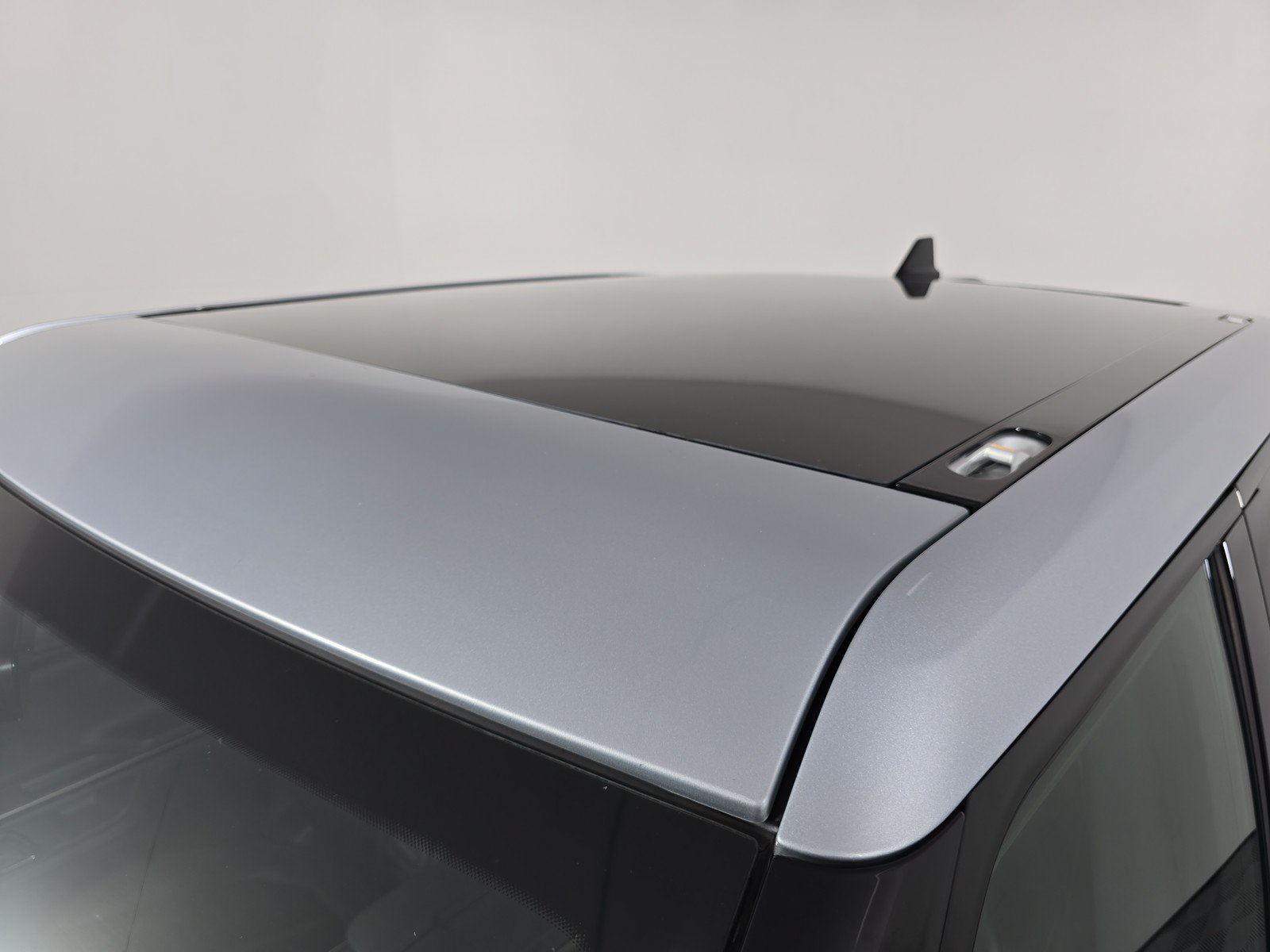 Used 2024 Rivian R1T Adventure AWD/4WD image 13