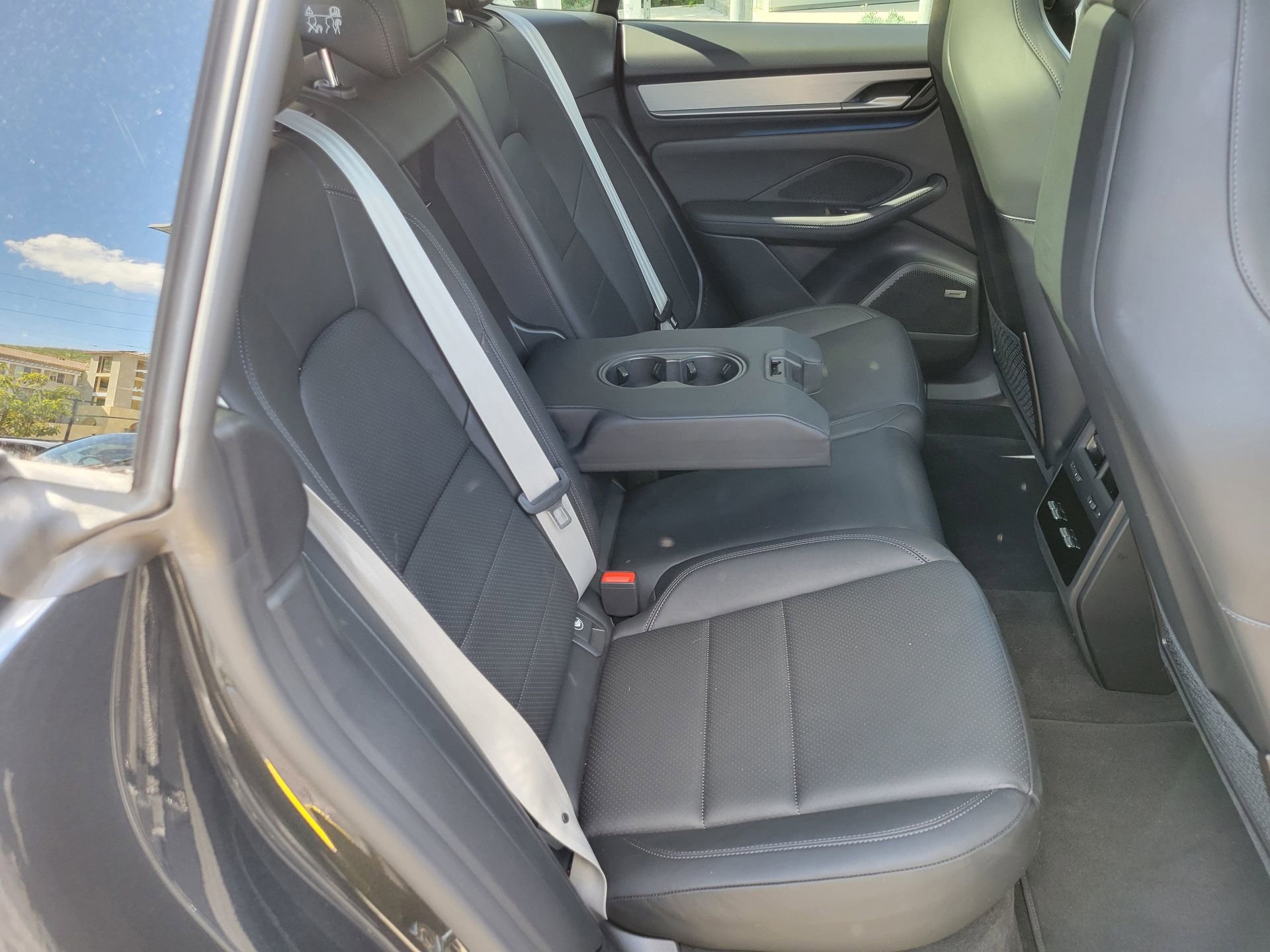 Used 2025 Porsche Macan Electric image 30