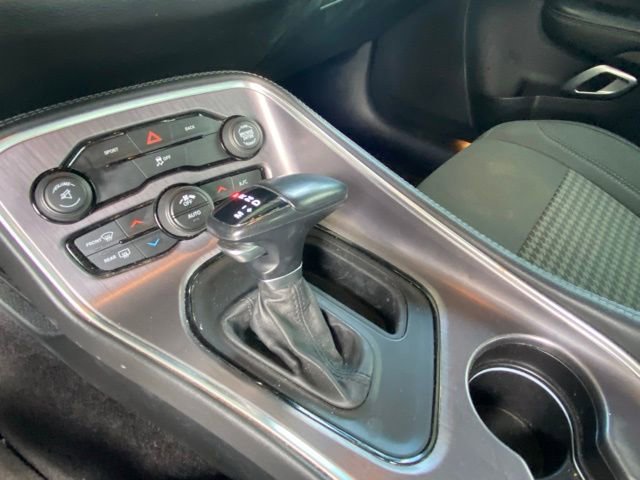 Used 2016 Dodge Challenger SXT image 22
