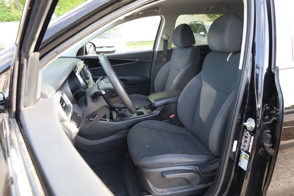 Used 2019 Kia Sorento L FWD image 10