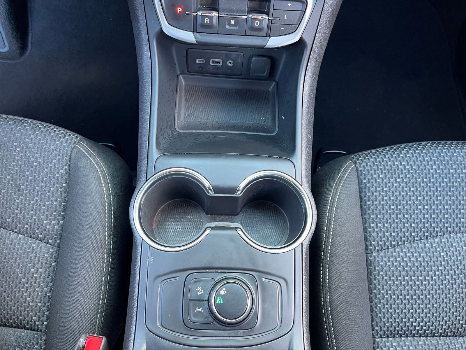 Used 2024 GMC Terrain SLE FWD image 42